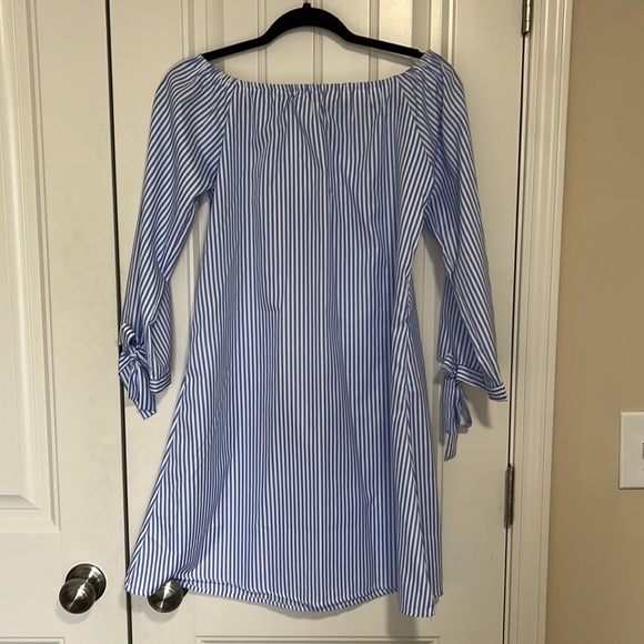 Dress - Picture 4 of 4